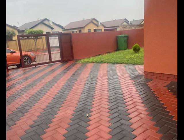 3 BEDROOM HOUSE FOR SALE IN SOSHANGUVE YY